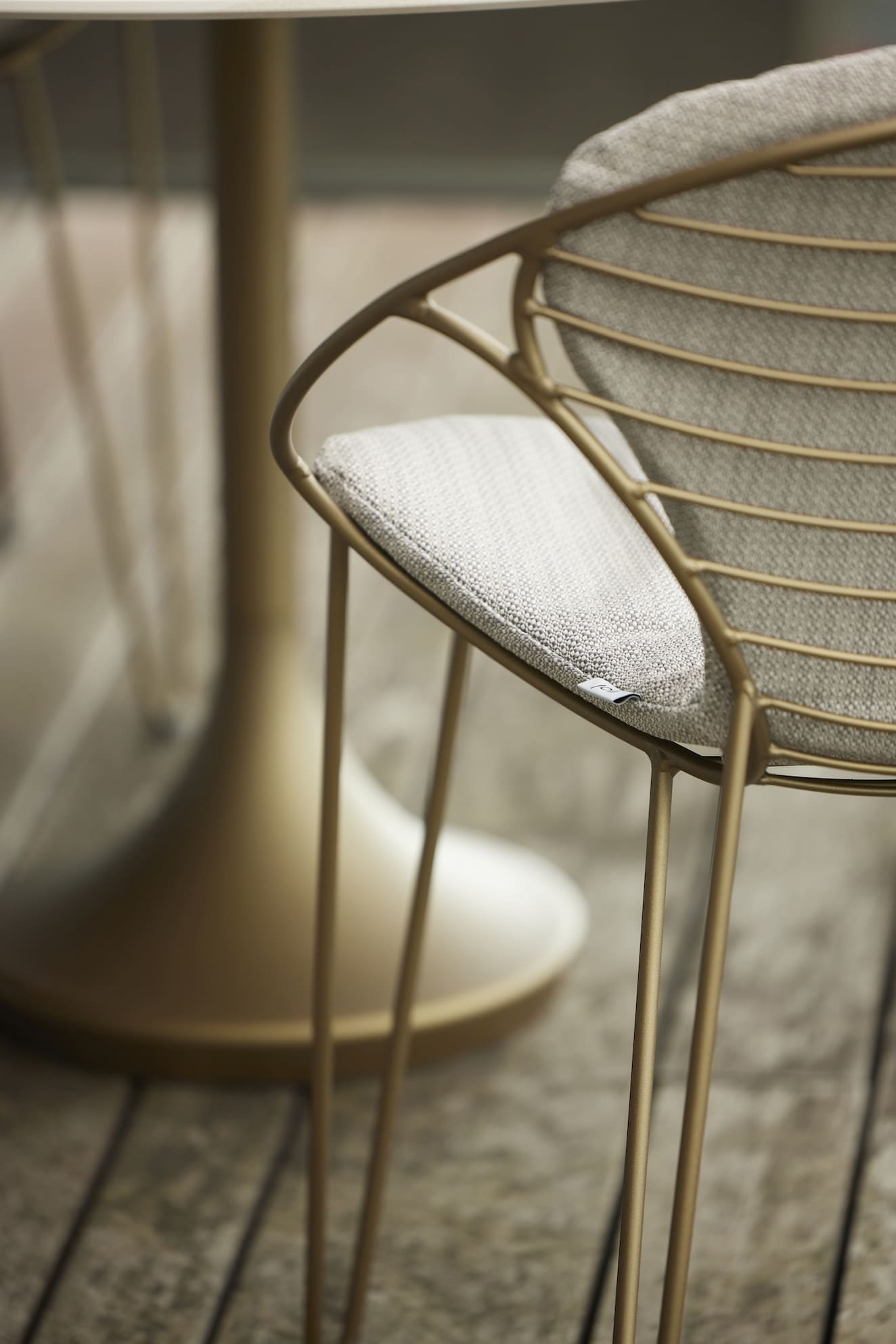 WIRE DINING CHAIR