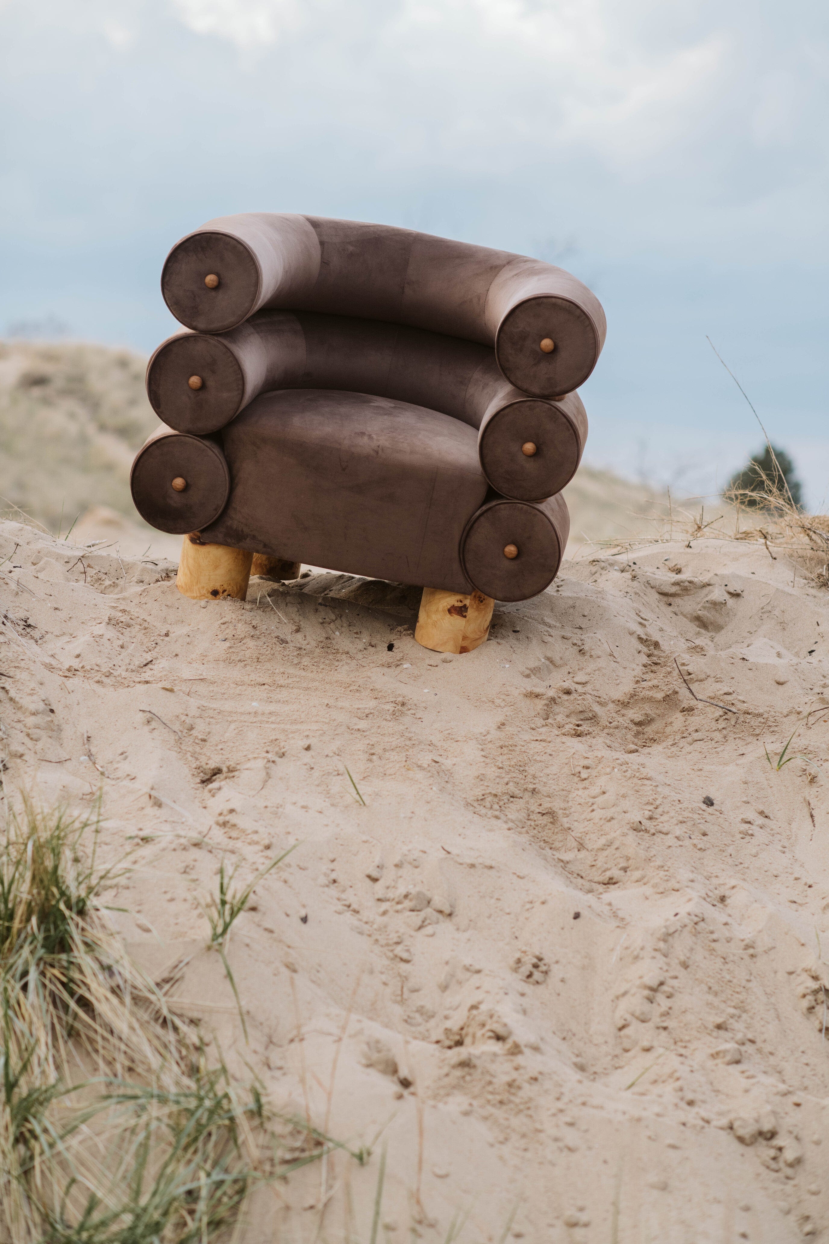 Armchair FAVOR CHAIR Savvy Design & Co.