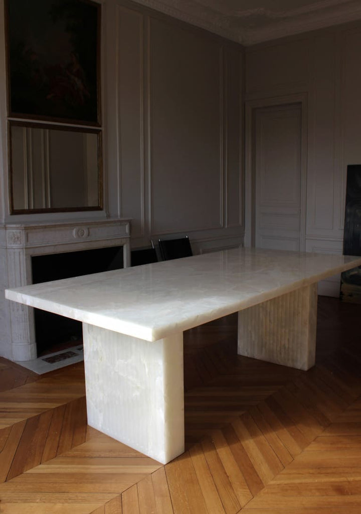 Dining Table AURA MARBLE DINING TABLE White onyx MARBERA