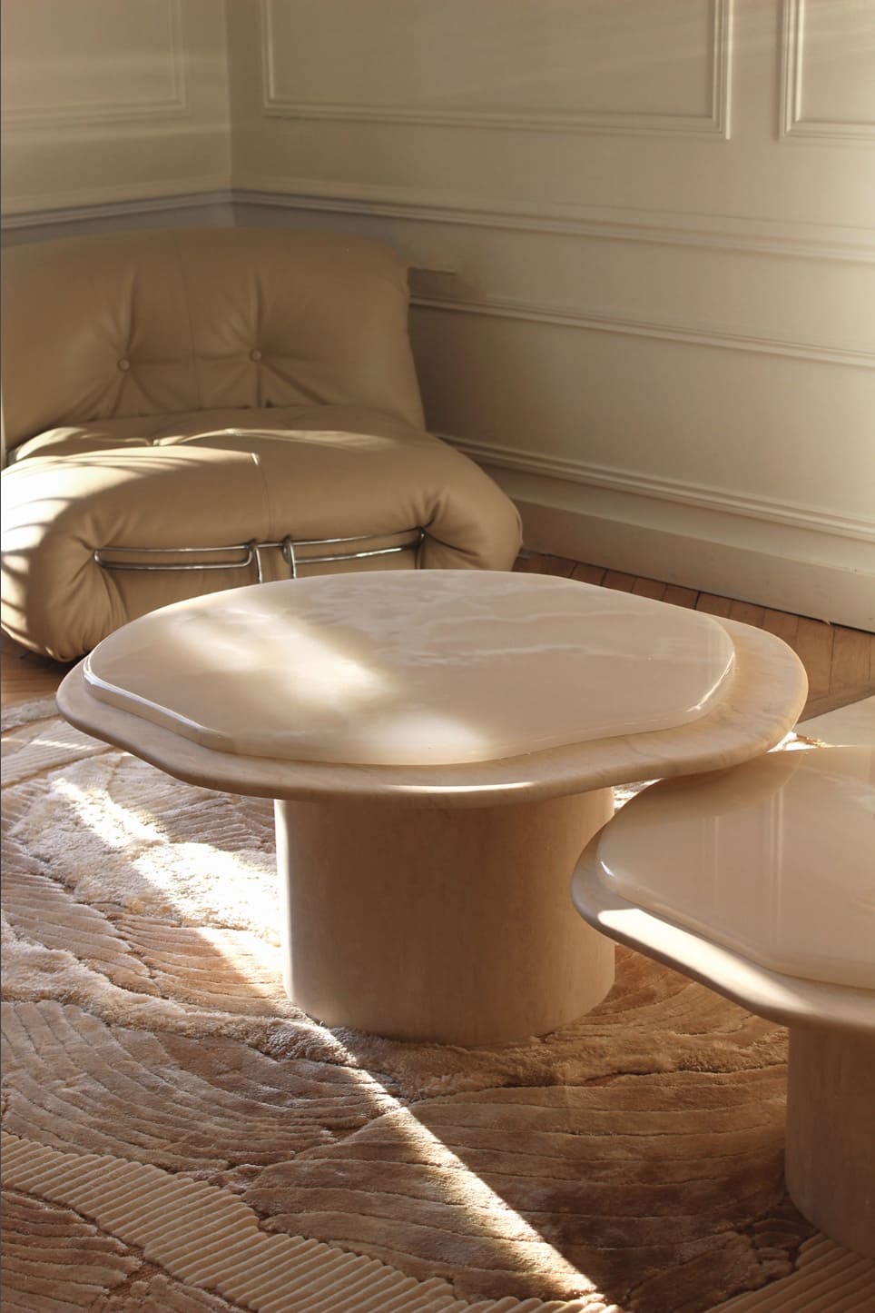 Coffee Table NUGA TRAVERTINE AND WHITE ONYX SOLO MARBERA