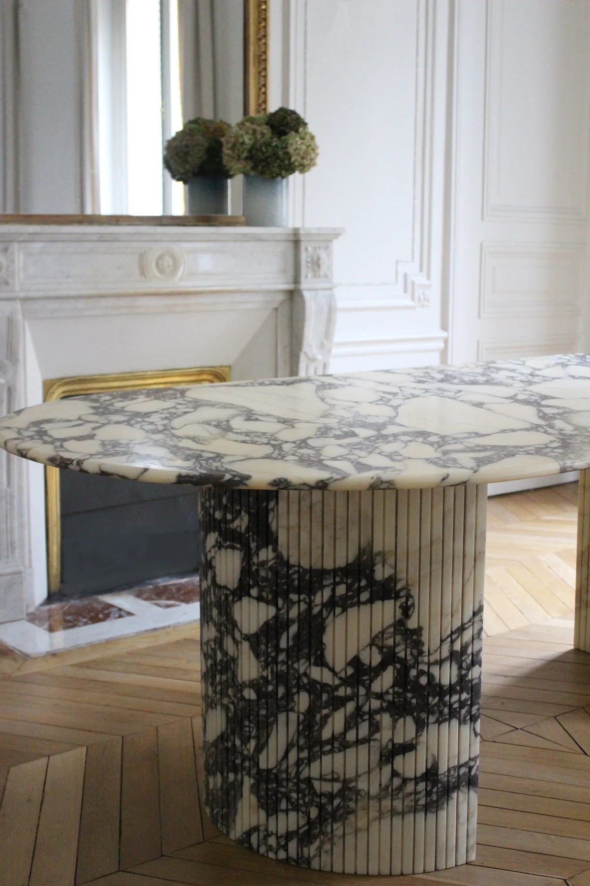 LUNA CALACATTA VIOLA DINING TABLE