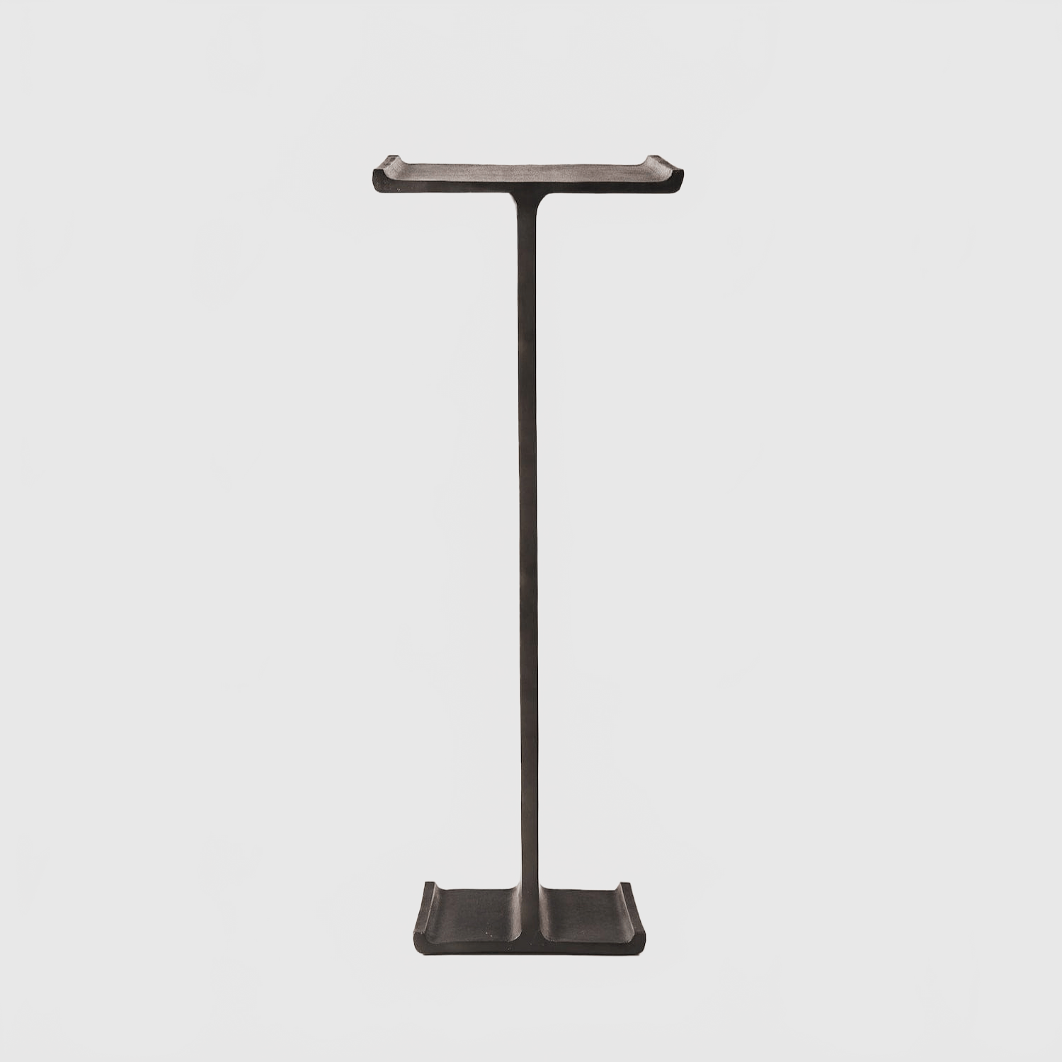 HOUSE OF LÉON I-BEAM PEDESTAL Pedestal