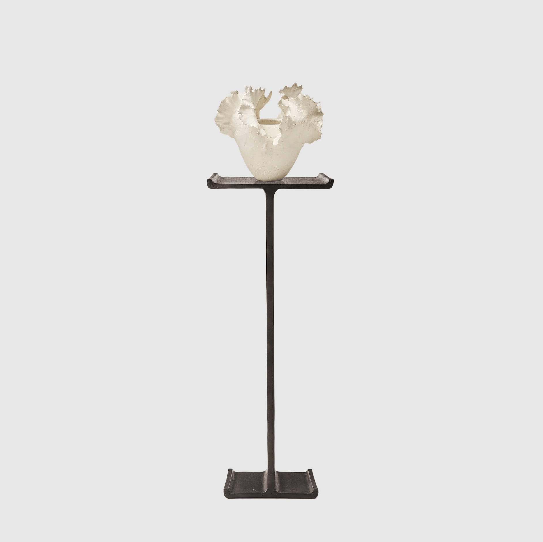 HOUSE OF LÉON I-BEAM PEDESTAL Pedestal