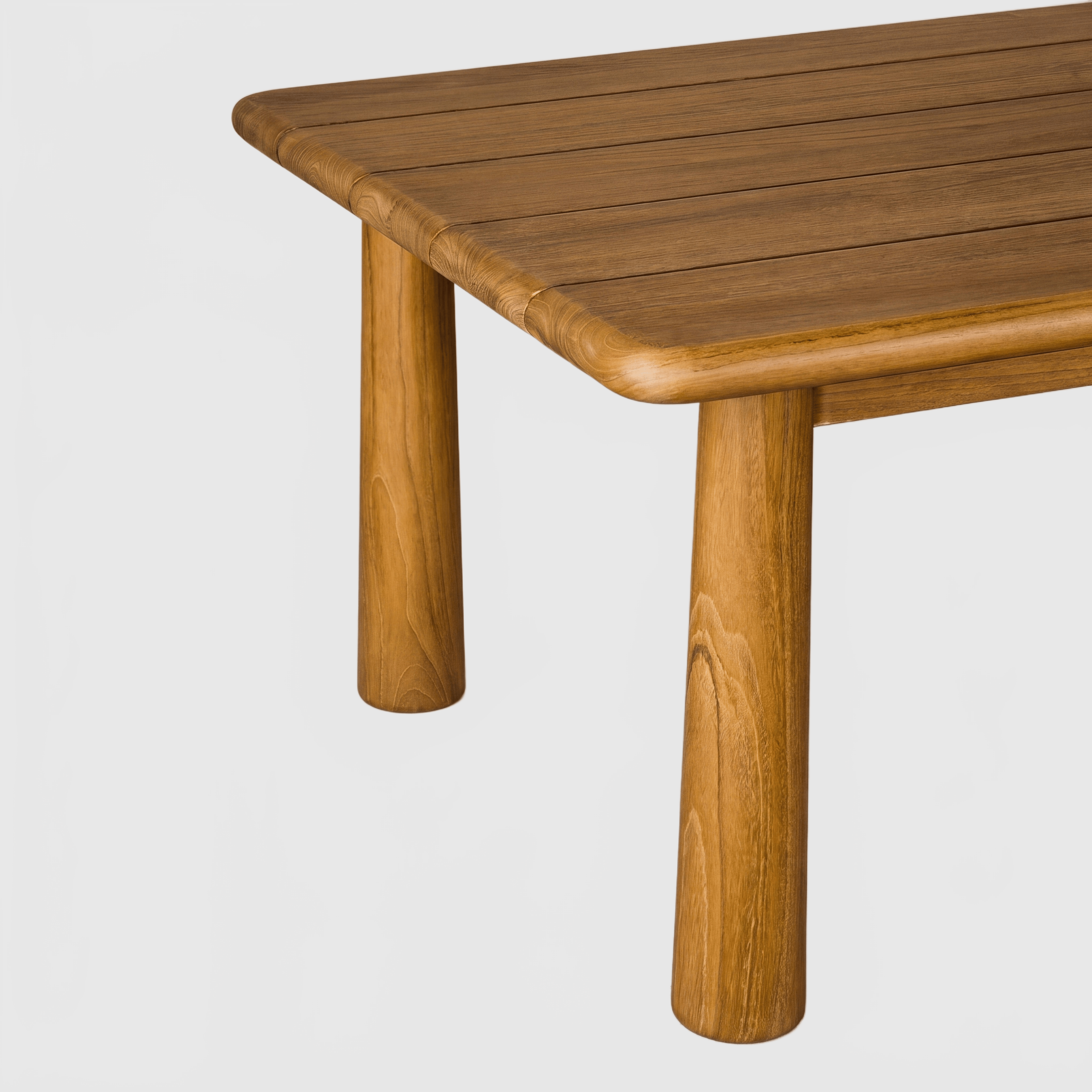 HOUSE OF LÉON TOPA TOPA OUTDOOR DINING TABLE Outdoor Dining Table