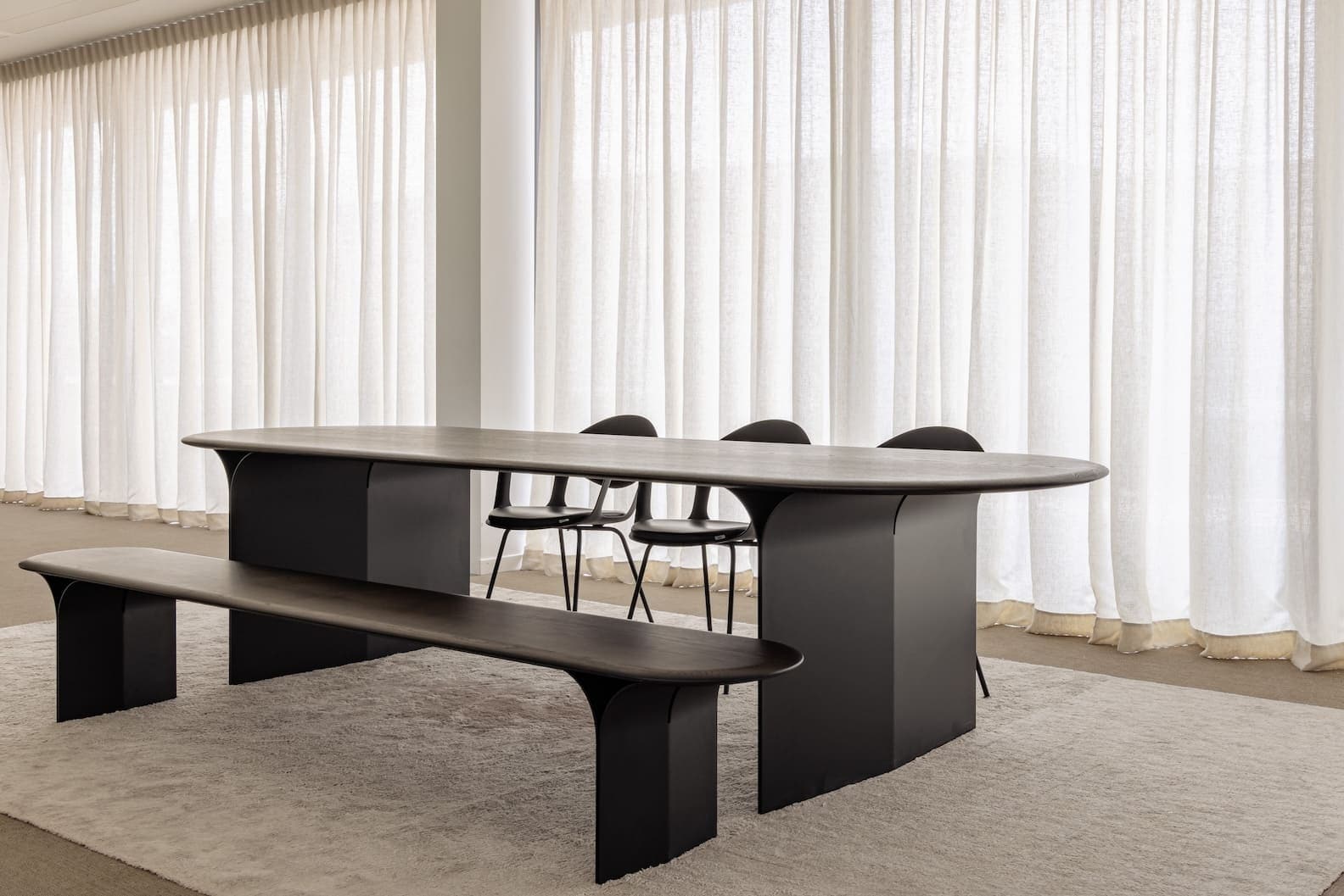JOLI ARCS OVAL DINING TABLE Dining Table