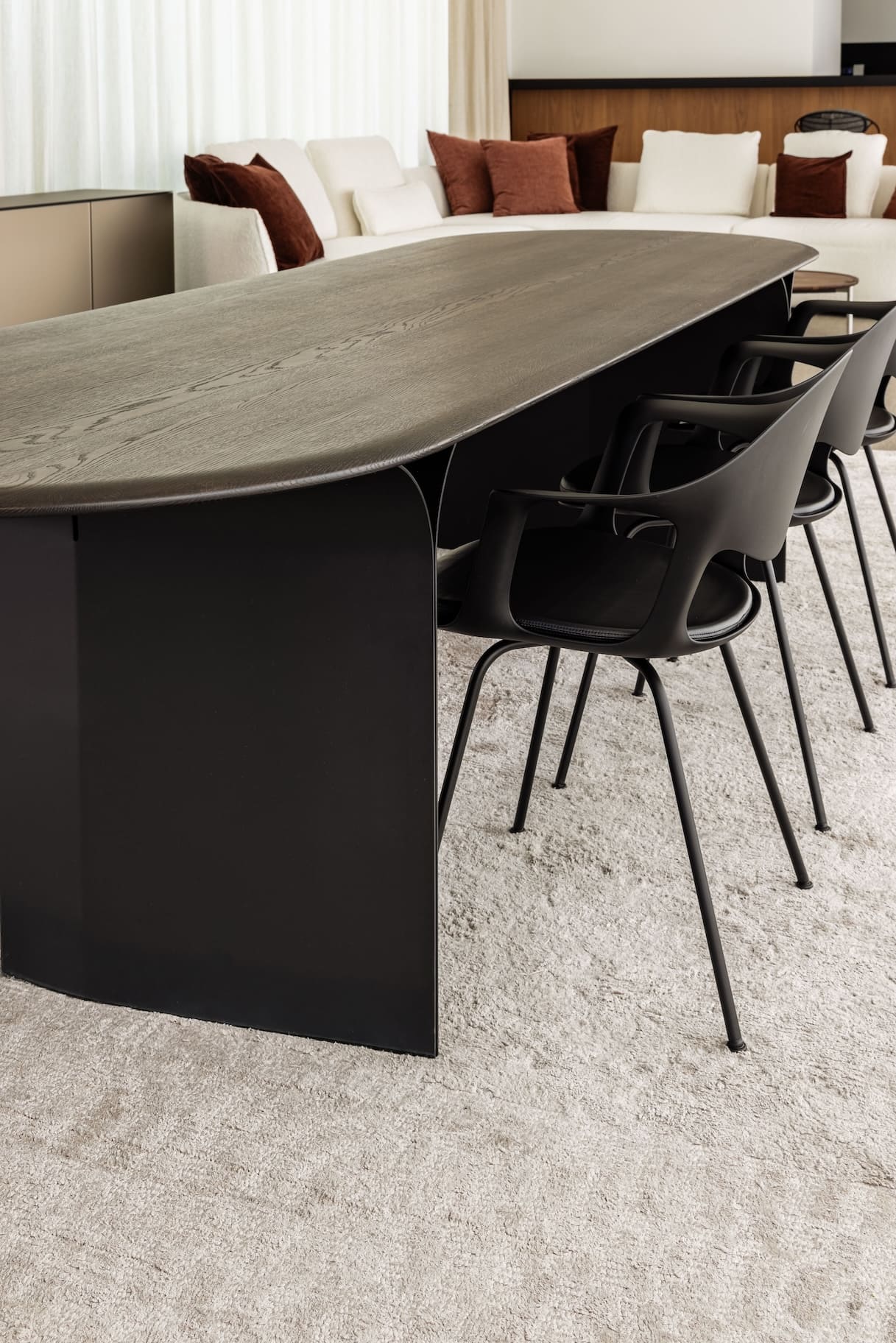 JOLI ARCS OVAL DINING TABLE Dining Table