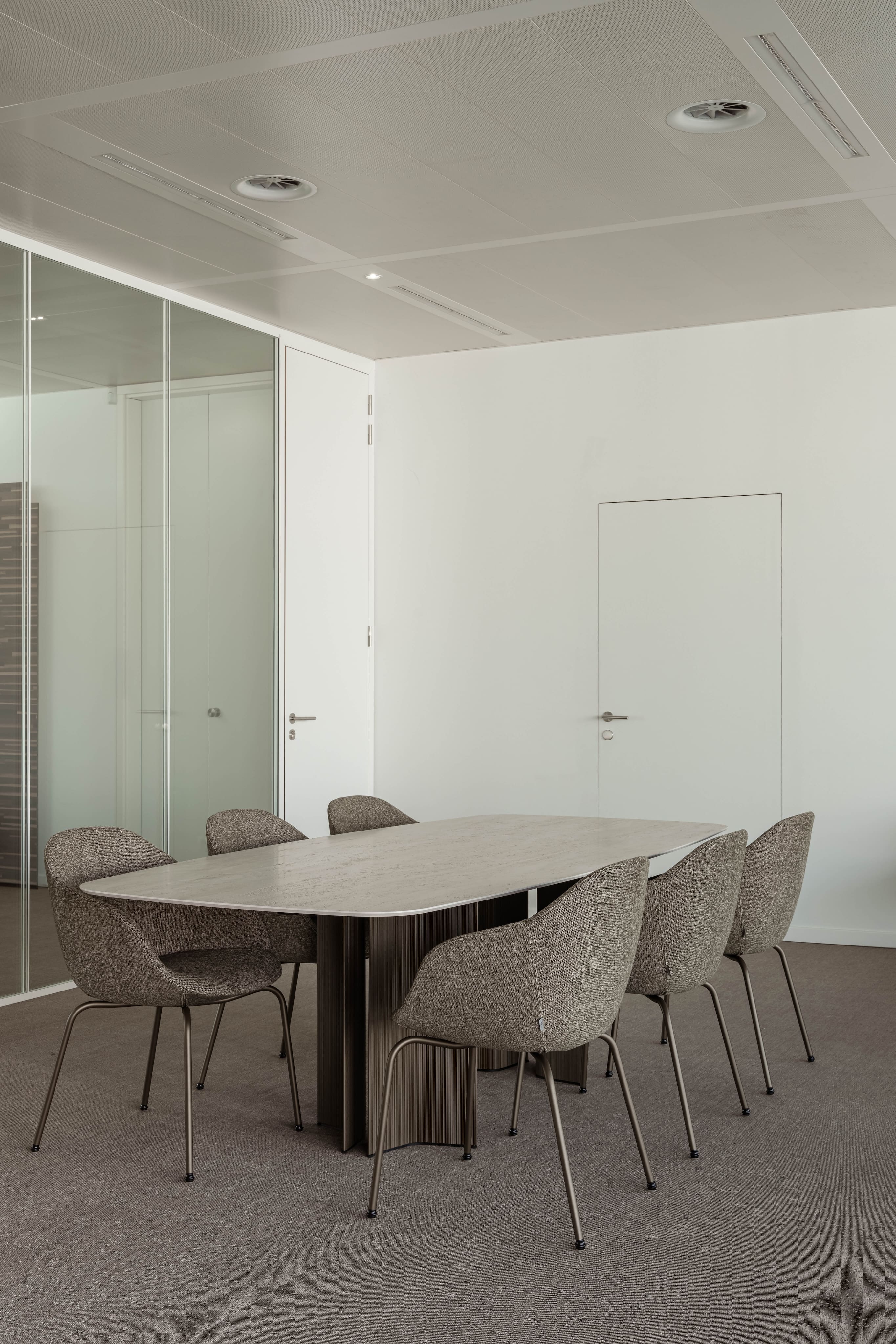 JOLI PULSE ELYPS DINING TABLE Dining Table