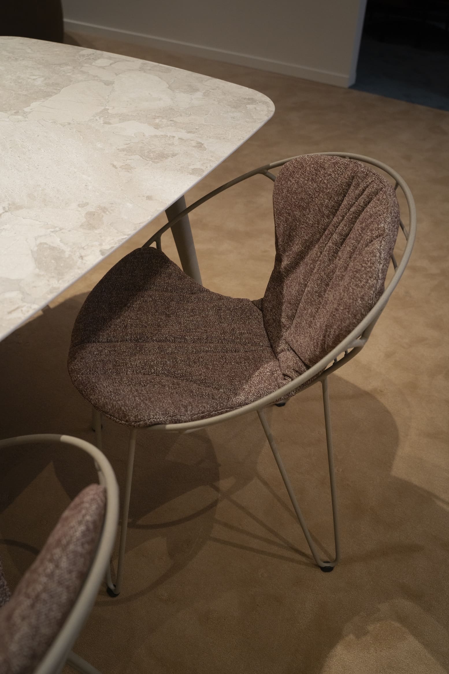 JOLI WIRE DINING CHAIR Outdoor Dining Chair