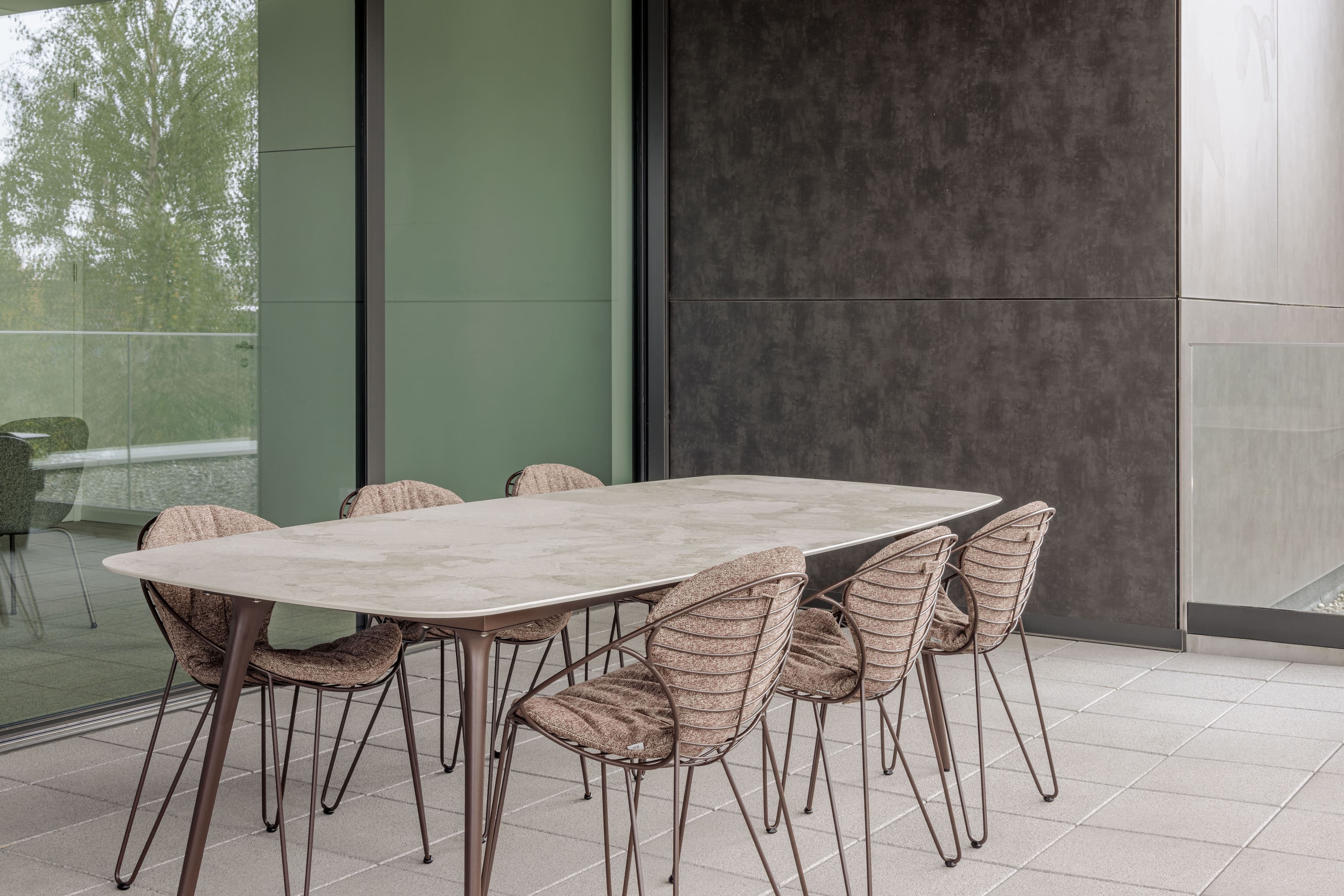 JOLI WIRE DINING CHAIR Outdoor Dining Chair