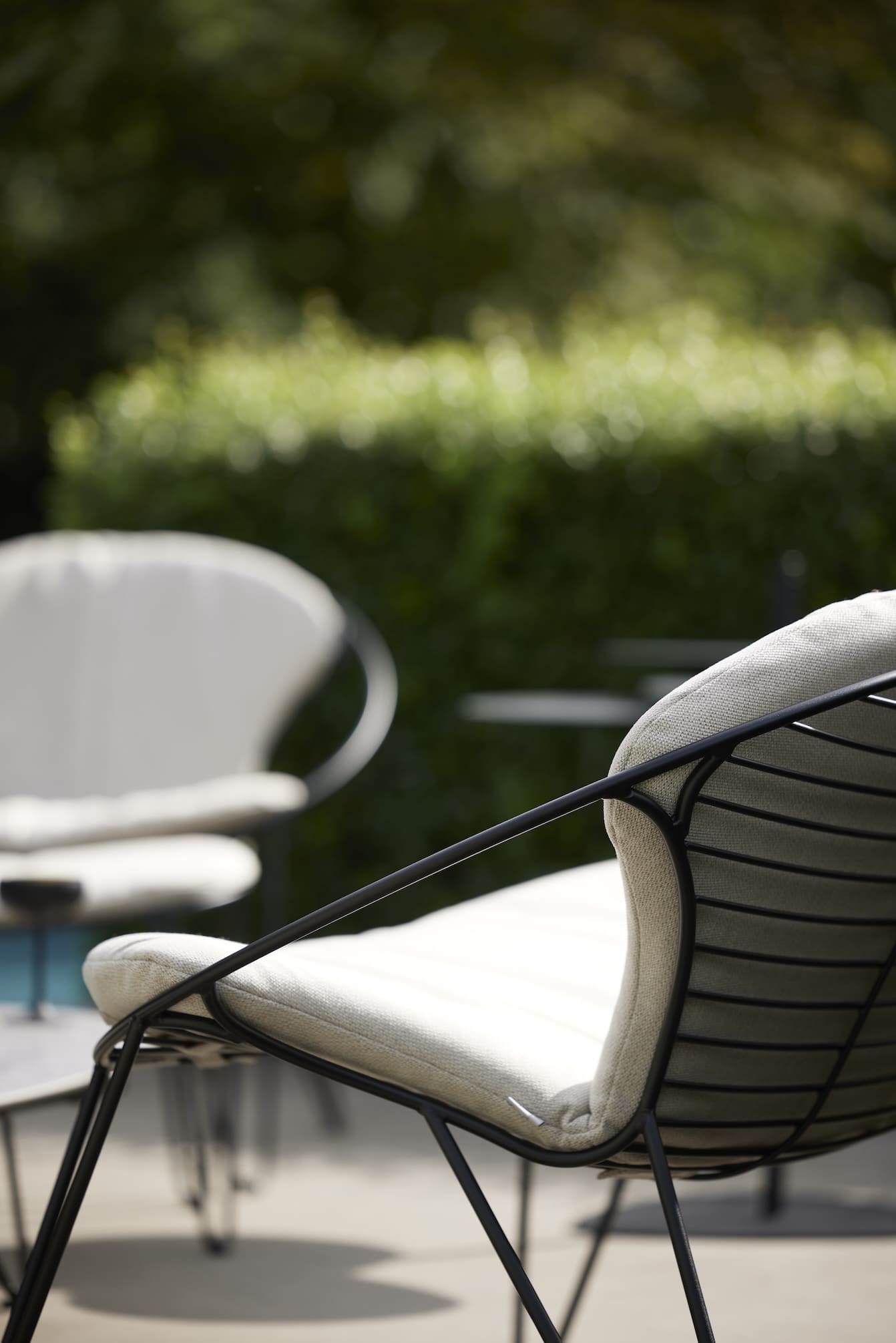 JOLI WIRE LOUNGER | 2-SEAT & 3-SEAT Outdoor Lounger