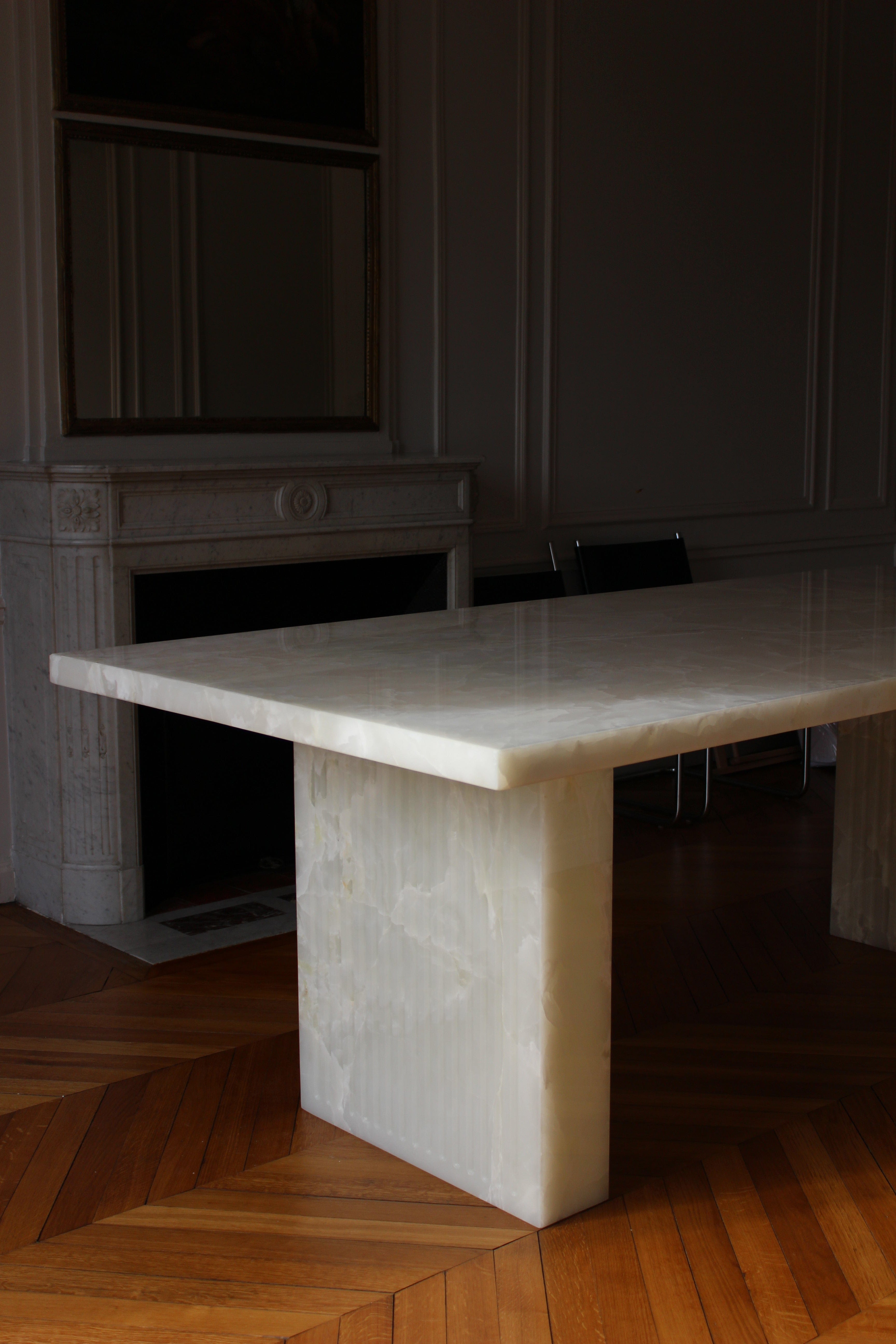 MARBERA AURA WHITE ONYX DINING TABLE Dining Table