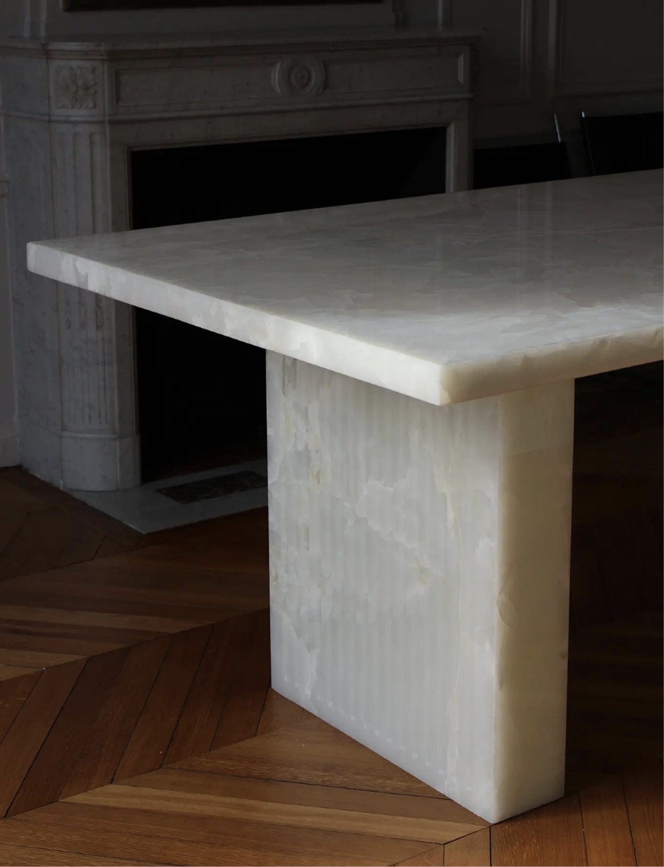 MARBERA AURA WHITE ONYX DINING TABLE Dining Table