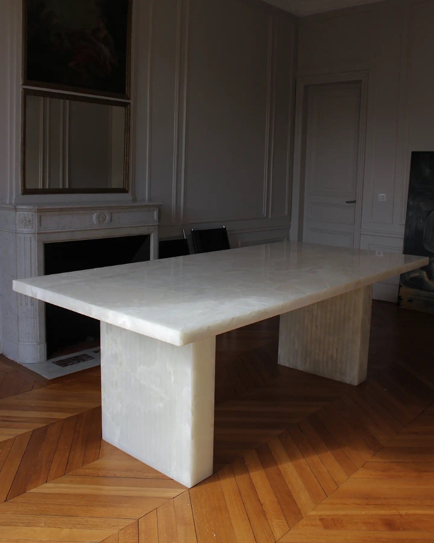 MARBERA AURA WHITE ONYX DINING TABLE Dining Table