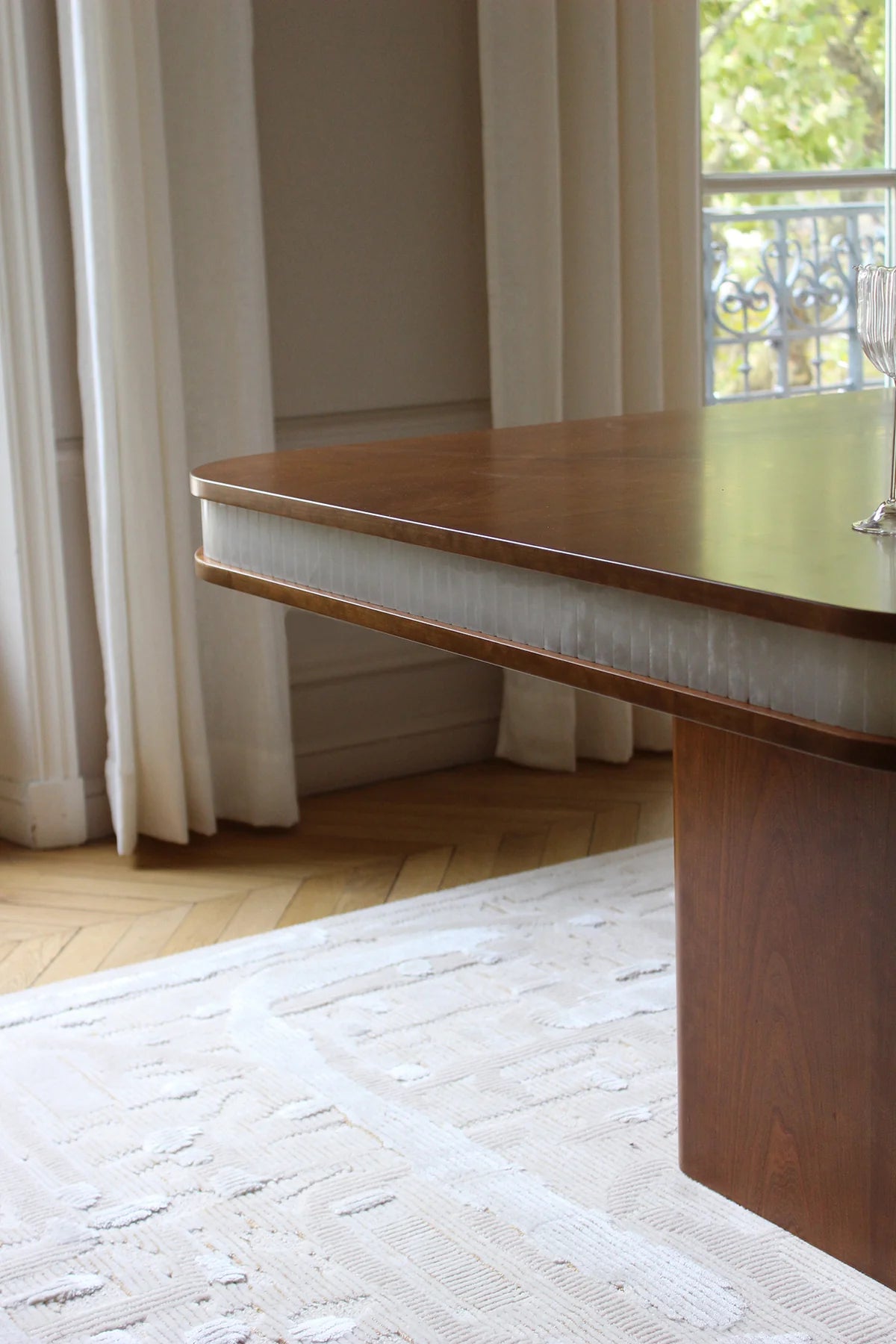 DOPPIO WOOD & WHITE ONYX DINING TABLE