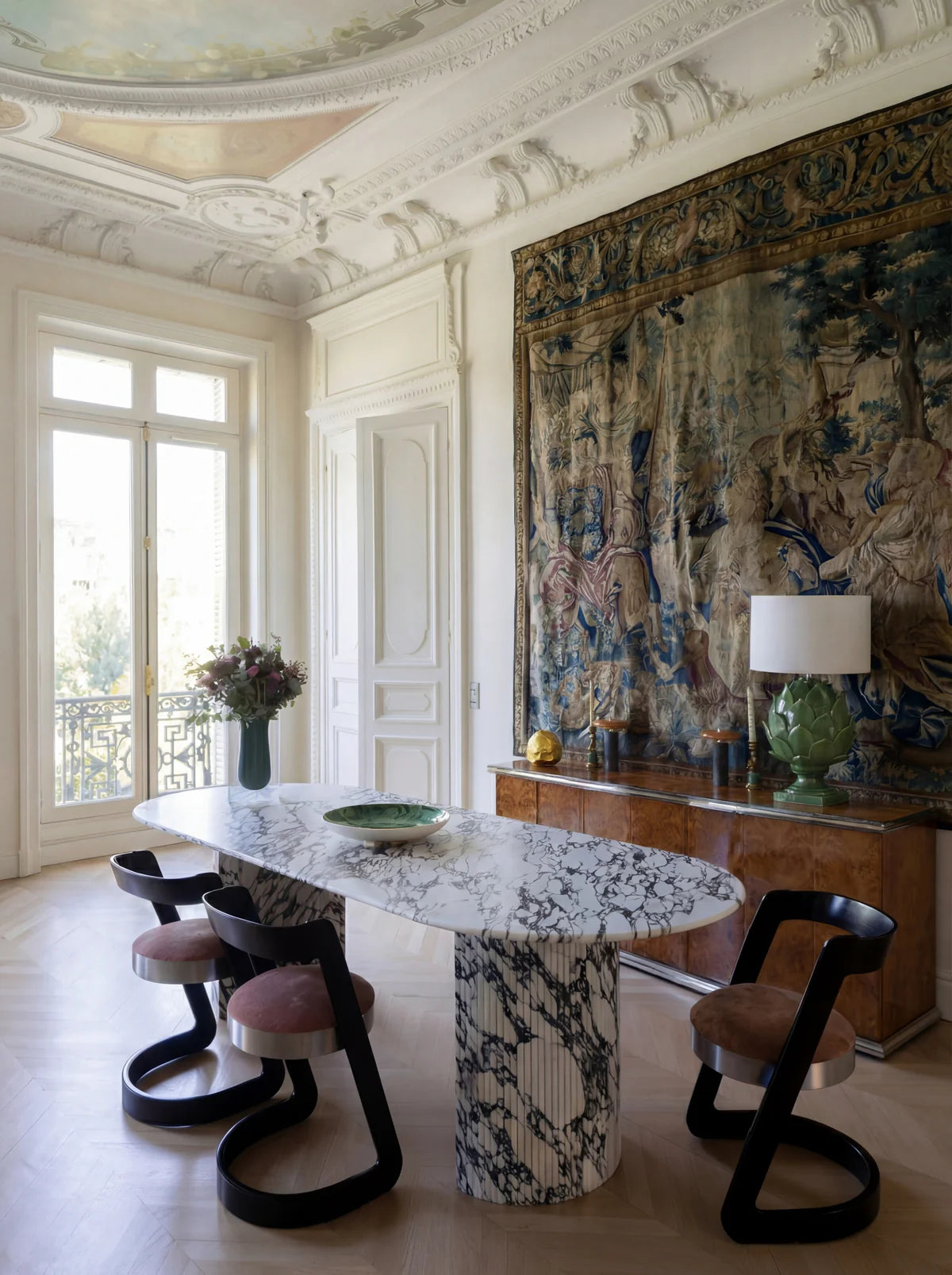 LUNA CALACATTA VIOLA DINING TABLE