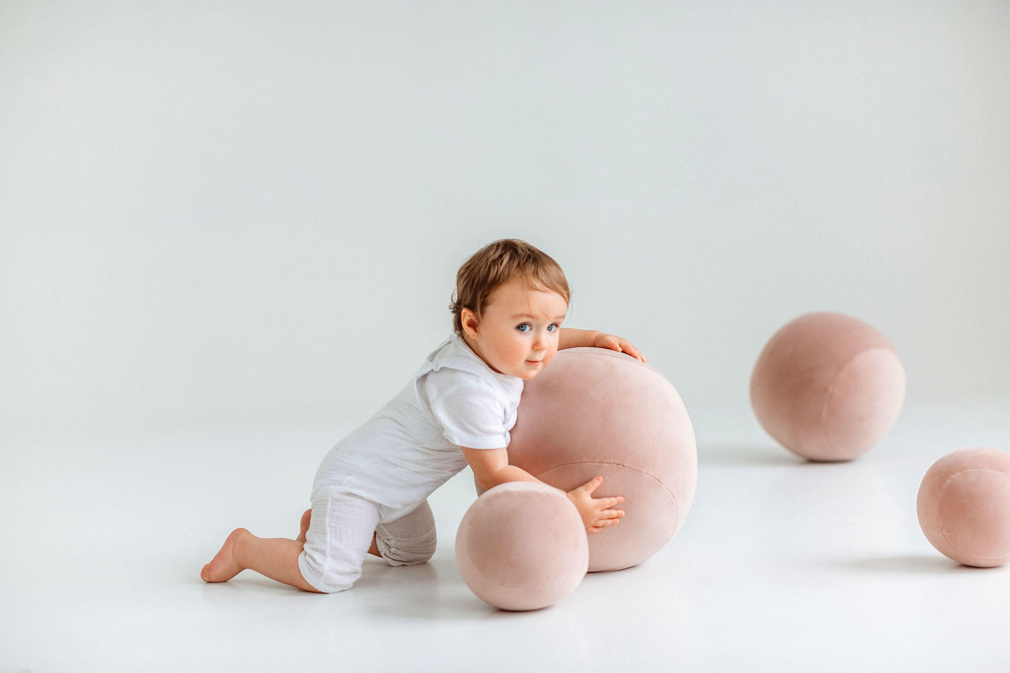 Ottoman BABY SPHERIC OTTOMAN NOOM