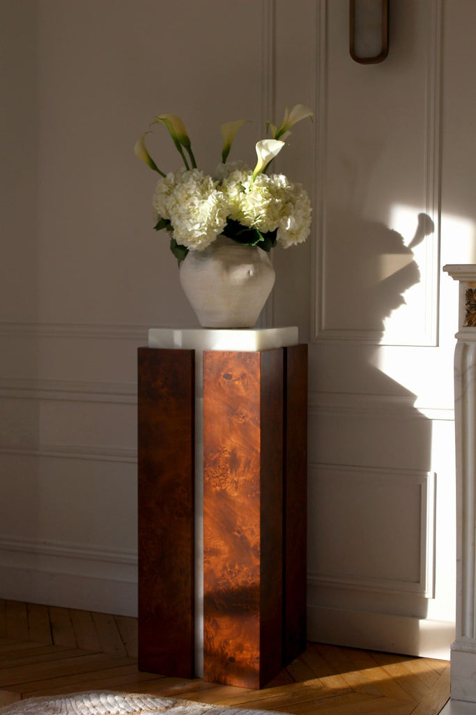 PLINTH COMO PLINTH WHITE ONYX & BROWN WOOD MARBERA