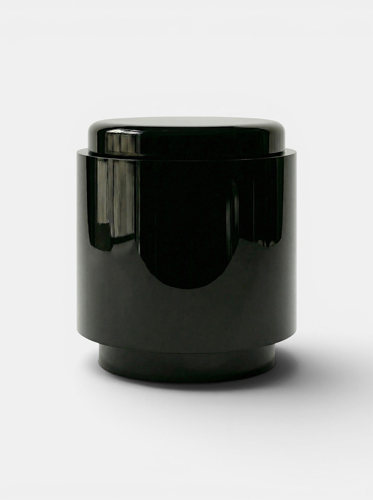 https://cdn.shopify.com/s/files/1/0971/2346/7599/files/pompon_black_marbera_2.jpg?v=1777038990