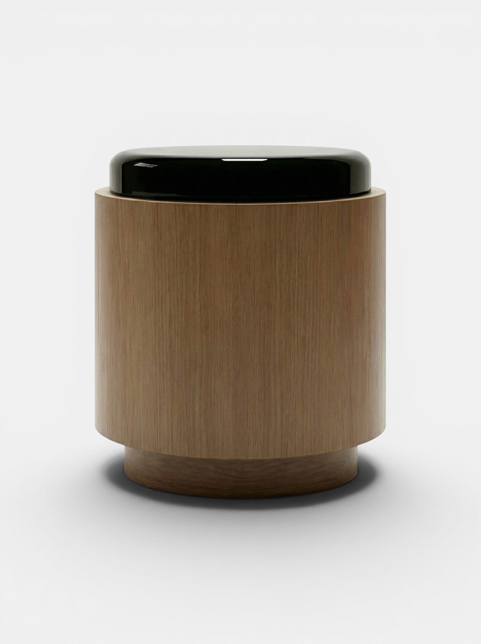 https://cdn.shopify.com/s/files/1/0971/2346/7599/files/pompon_chene_and_black_2.jpg?v=1777040566