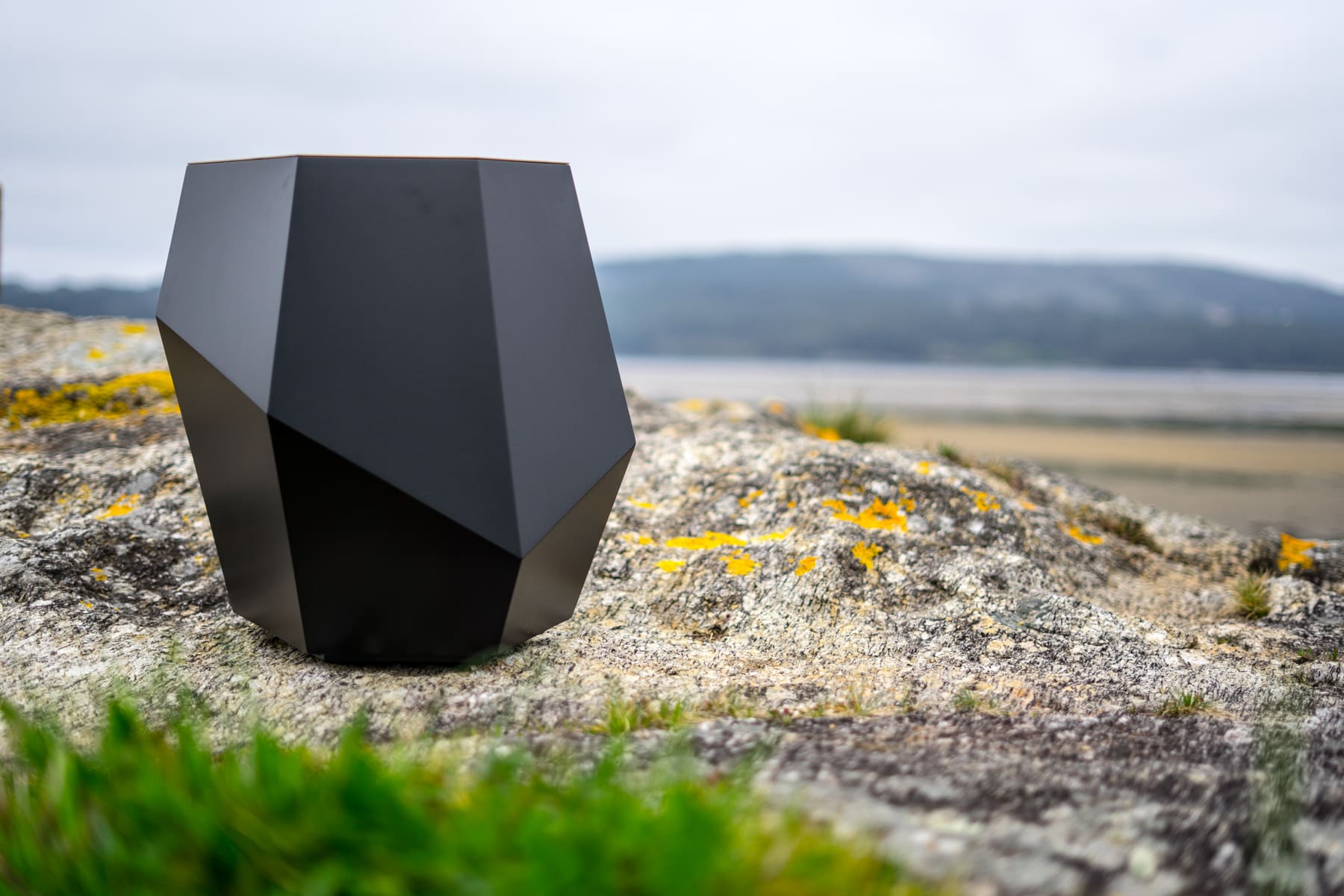 Side Table THREE ROCKS HIGH SIDE TABLE INSIDHERLAND