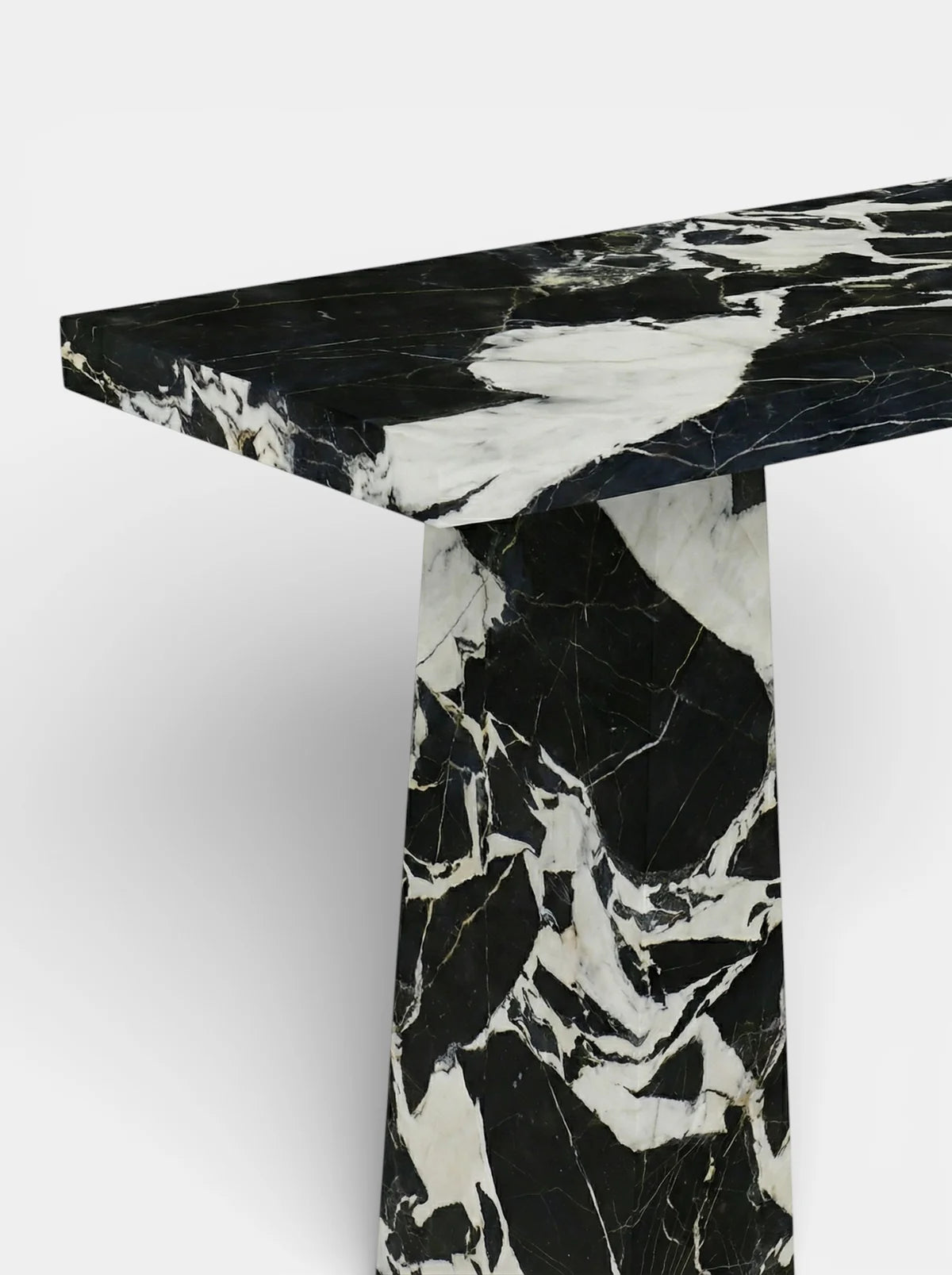 UMA GRAND ANTIQUE CONSOLE